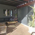 House 2 * Tías