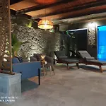 House 2 Lejlighed